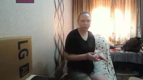 JenniDeep online show from November 17, 2025, 7:58 am