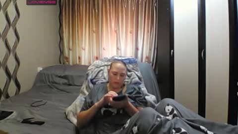 JenniDeep online show from June 9, 2026, 7:53 am