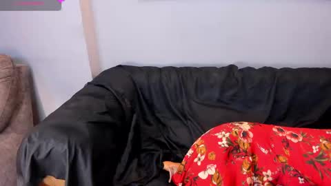 Jennie online show from October 22, 2025, 1:00 pm