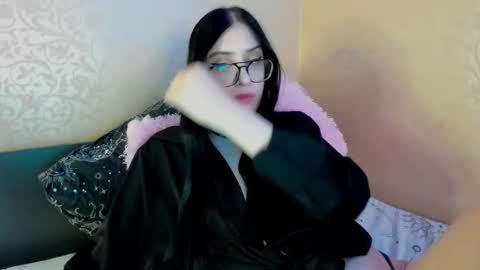 Helen online show from November 10, 2025, 9:47 pm