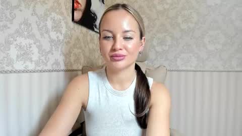 Jennifer online show from December 17, 2025, 11:38 am