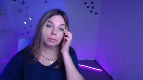 Jennifer online show from September 28, 2025, 5:46 am