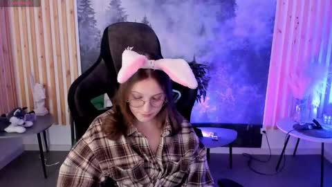 jenniferkiim online show from February 13, 2026, 2:35 pm