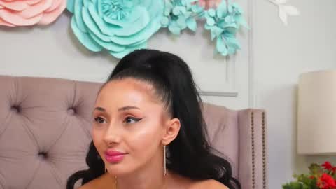 JenniferLovve online show from November 14, 2025, 5:17 am