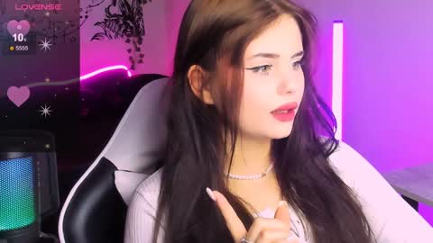 Jenni online show from December 8, 2024, 9:52 pm