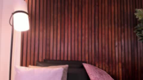     online show from December 15, 2025, 12:53 pm