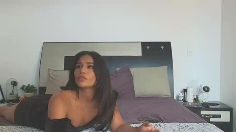 Jenn online show from October 28, 2025, 5:37 pm