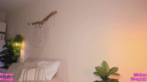 Jenny  online show from December 18, 2025, 4:57 pm