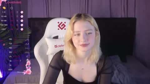 jenny_bunny_ online show from March 8, 2025, 4:45 am