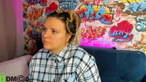 Jenny online show from November 3, 2025, 1:08 am