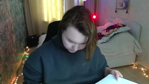 Jenny online show from April 17, 2026, 4:59 am