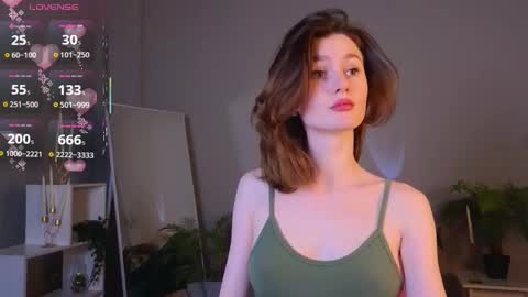 jennyfer_me online show from November 17, 2025, 11:27 am