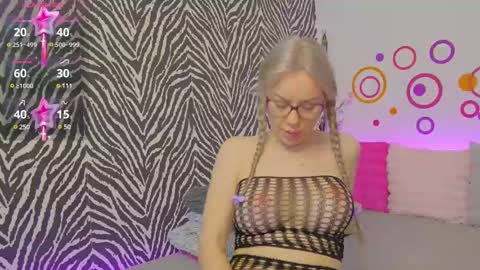 Snapshot of jennyshow chatting on February 23, 2025, 7:00 am JennyShow online show from February 23, 2025, 7:00 am