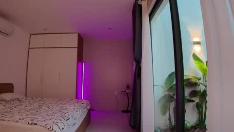 Jen  online show from February 27, 2025, 10:48 am