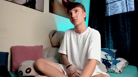 Snapshot of jeremy_salvatore_ chatting on December 23, 2024, 4:28 pm jero independent model online show from December 23, 2024, 4:28 pm