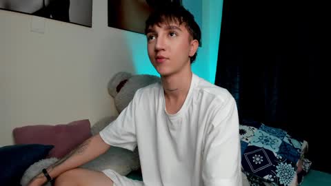 Snapshot of jeremy_salvatore_ chatting on December 24, 2024, 8:00 am jero independent model online show from December 24, 2024, 8:00 am