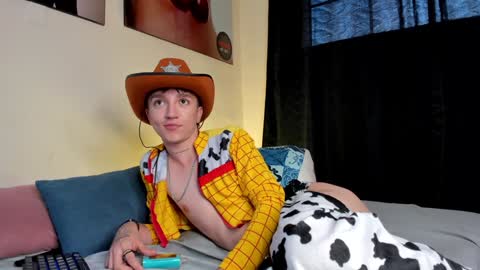 Snapshot of jeremy_salvatore_ chatting on January 15, 2025, 12:04 pm jero independent model online show from January 15, 2025, 12:04 pm