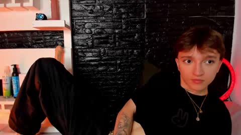 Snapshot of jeremy_salvatore_ chatting on March 6, 2025, 1:48 am jero independent model online show from March 6, 2025, 1:48 am