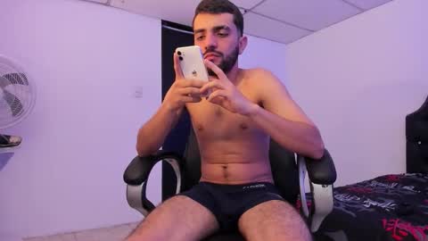 Snapshot of jeremyy_boy chatting on October 17, 2025, 4:37 am Jeremy online show from October 17, 2025, 4:37 am