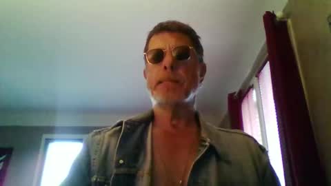 jerflor online show from March 8, 2026, 4:33 pm