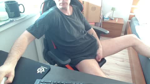 Snapshot of jerklove1006 chatting on January 13, 2025, 12:45 pm Boy likes daddies online show from January 13, 2025, 12:45 pm