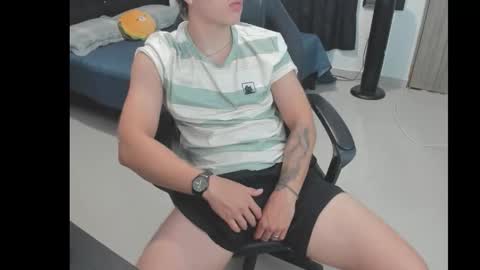 Snapshot of jeroo__ chatting on December 18, 2025, 10:27 pm jeroo__ online show from December 18, 2025, 10:27 pm