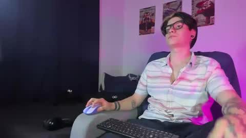 Angelo online show from October 9, 2025, 1:14 am