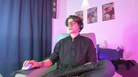 Angelo online show from October 22, 2025, 2:01 am