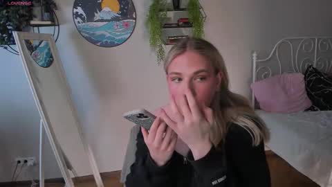 jes_solar online show from October 14, 2025, 2:51 pm