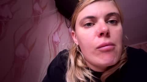 JeslyNomert online show from October 11, 2025, 12:47 pm