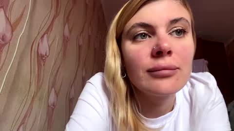 JeslyNomert online show from October 28, 2025, 10:52 am