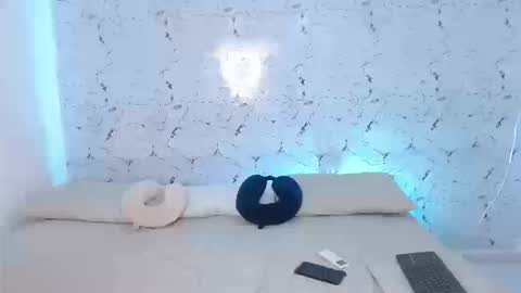 Hello we are Jesse and Dante. online show from September 9, 2025, 4:12 am