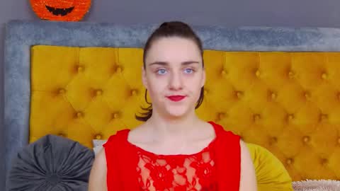 Jessica White online show from November 13, 2025, 4:55 am