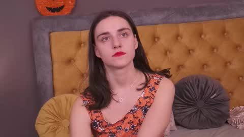 Jessica White online show from November 28, 2025, 4:48 am