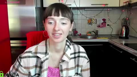 jessicaforris online show from March 4, 2025, 10:57 am