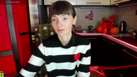 jessicaforris online show from October 13, 2025, 6:57 am