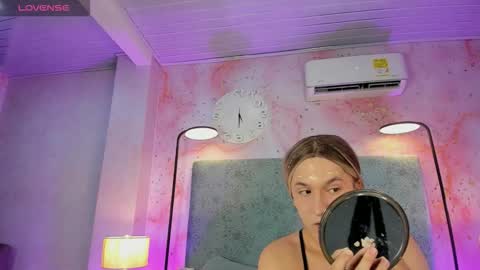 Snapshot of jessicameron chatting on November 2, 2025, 11:07 pm JESSI AND NAOMI online show from November 2, 2025, 11:07 pm