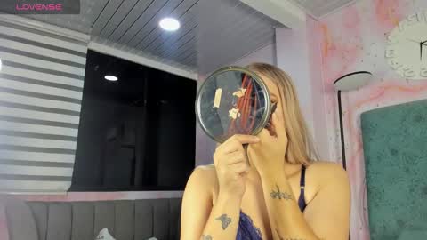 Snapshot of jessicameron chatting on December 20, 2025, 11:12 pm JESSI AND NAOMI online show from December 20, 2025, 11:12 pm