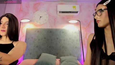 Snapshot of jessicameron chatting on January 7, 2026, 12:24 am JESSI AND NAOMI online show from January 7, 2026, 12:24 am