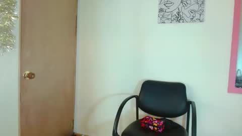 Snapshot of jessicarabbit4 chatting on November 13, 2025, 9:25 pm jessicarabbit4 online show from November 13, 2025, 9:25 pm