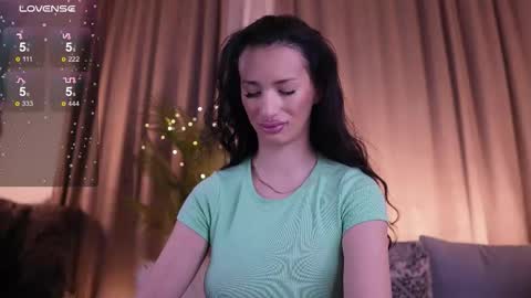 Jess online show from March 22, 2026, 4:27 am