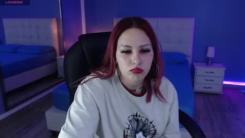 Snapshot of jessie_williams_01 chatting on December 18, 2024, 10:02 pm Your Sweet Angel online show from December 18, 2024, 10:02 pm