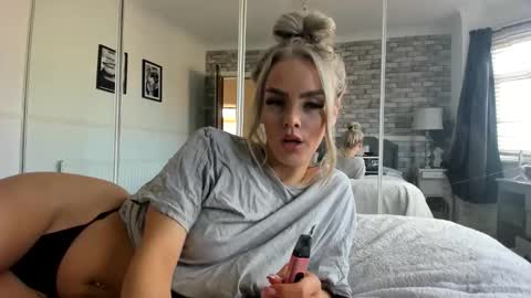 jessiebella0210_ online show from March 14, 2026, 11:15 am