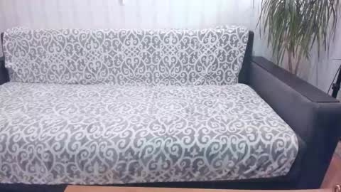 NEW VIDEO IN BIO online show from October 28, 2025, 3:04 pm