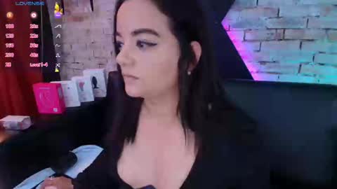 jessy_capelli online show from October 31, 2025, 7:37 pm