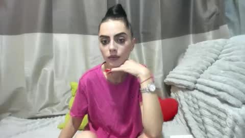 Jessy online show from November 17, 2025, 6:46 pm