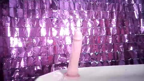 Ale online show from October 19, 2025, 3:56 pm