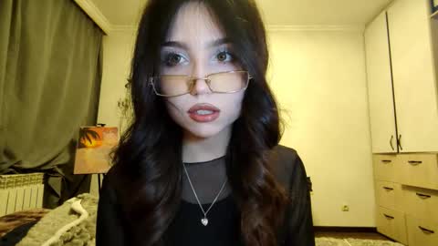 I am Gina ntmu Lets hit 10 Thumbs Up together online show from December 20, 2025, 12:45 pm