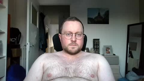 jeuneloup92 online show from January 17, 2025, 4:26 pm