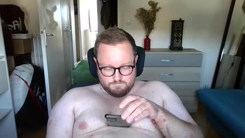 jeuneloup92 online show from September 17, 2025, 4:19 pm